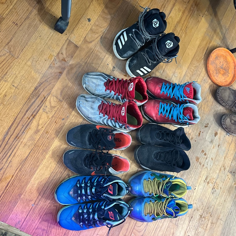 Basketball shoes